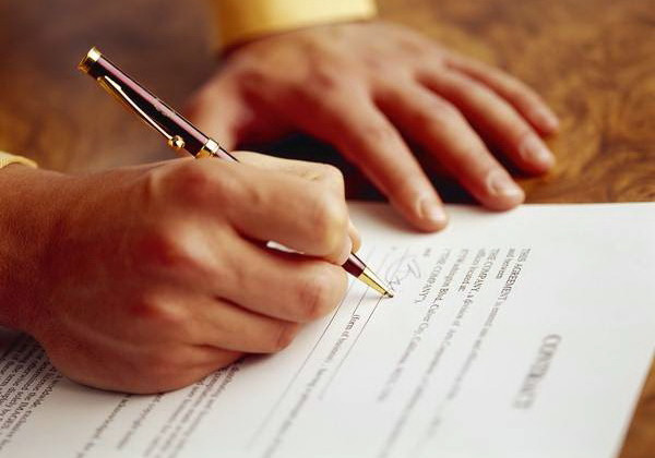 Может ли работодатель со всеми работниками заключать трудовые договоры с нефиксированным рабочим временем — разъяснение Гоструда