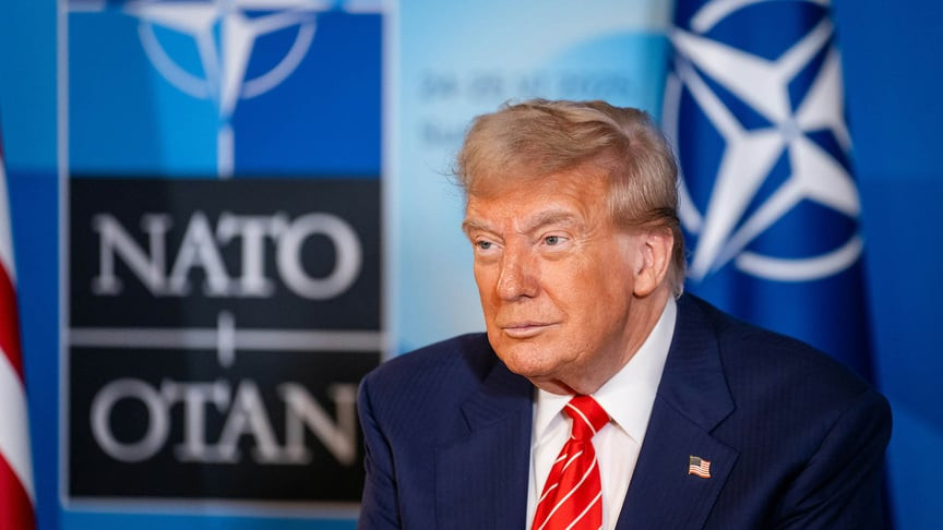 Трамп продолжит поставлять оружие Украине через НАТО даже в случае провала переговоров с Путиным, – Axios