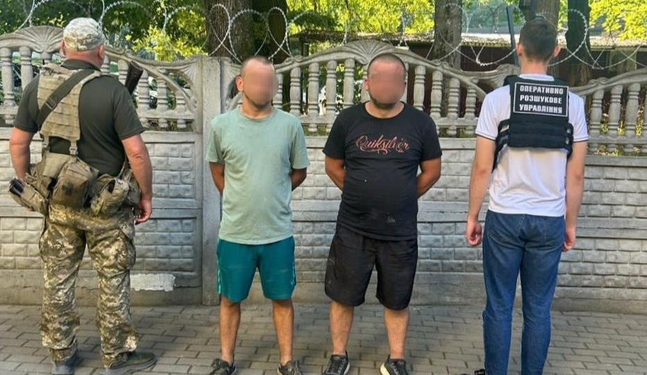 Прикордонники затримали двох втікачів на самокатах за 300 метрів від кордону