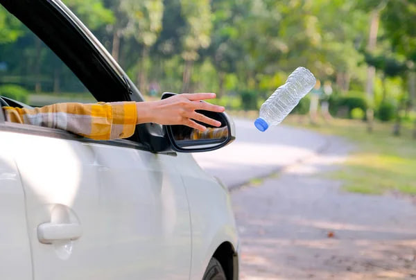 Викинув серветку — заплати 1000 євро: Італія вводить штрафи на сміття