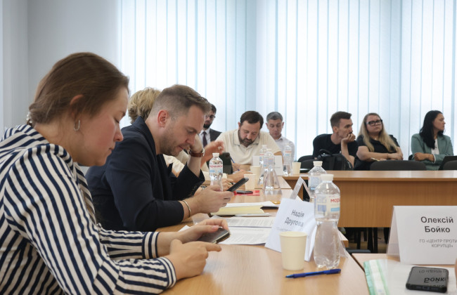 Криза довіри та контроль за $500 тисячами за перевірку суддів: як розвивався скандал навколо Громадської ради доброчесності та чим він може закінчитися