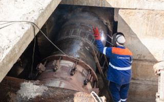 У Києві замінили елемент тепломережі, від якого залежить теплопостачання всіх мешканців Оболоні
