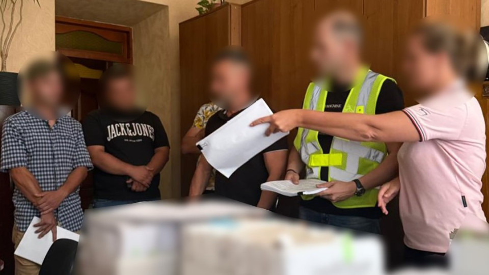 Рейдерське захоплення землі та будівель на узбережжі Дніпра – справа на 14,6 млн грн дійшла до суду