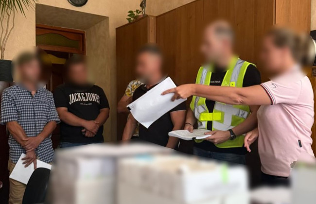 Рейдерське захоплення землі та будівель на узбережжі Дніпра – справа на 14,6 млн грн дійшла до суду