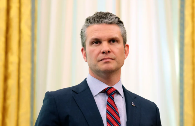 Министр обороны США Пит Хегсет отправился на Аляску, где состоятся переговоры Трампа и Путина