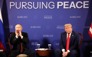Переговоры Трампа и Путина начались на Аляске, видео