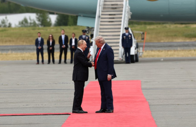 Трамп и Путин встретились на Аляске, видео
