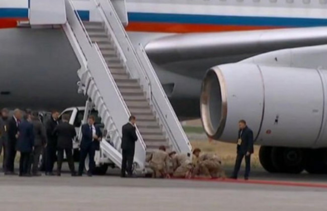 Дочь Кита Келлога призвала наказать того, кто заставил солдат США расстелить красную дорожку для Путина