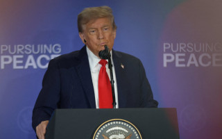 Дональд Трамп отложил энергетические санкции против РФ после переговоров с Путиным