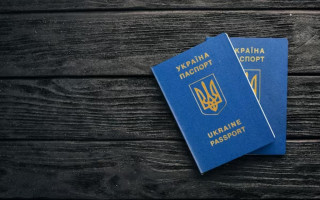 Изменение фамилии малолетнего ребенка — в Минюсте напомнили основания, порядок и сроки