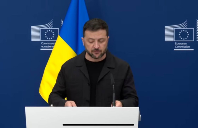 Територіальні питання обговорюватимуть лише лідери України та Росії під час тристоронньої зустрічі США, – Зеленський