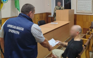 В Харькове мужчина с ножом напал на полицейского и трех сотрудников ТЦК