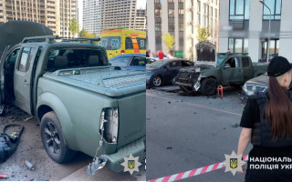 У Києві на парковці вибухнув пікап, пофарбований під військовий: є постраждалий, фото