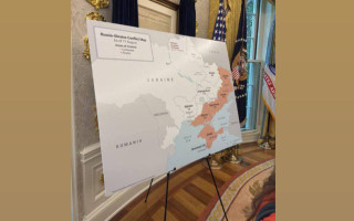 В Овальном кабинете перед закрытой частью встречи Зеленского и Трампа установили карту Украины
