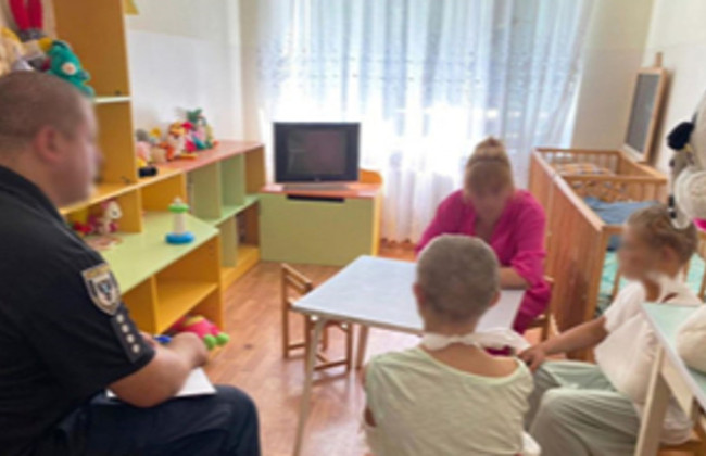 В Черниговской области мужчина 5 дней пытал детей сожительницы за то, что они нарвали персиков у соседей