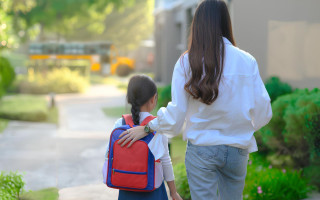 Как обратиться за деньгами для детей, которые идут в первый класс в школу – объяснение