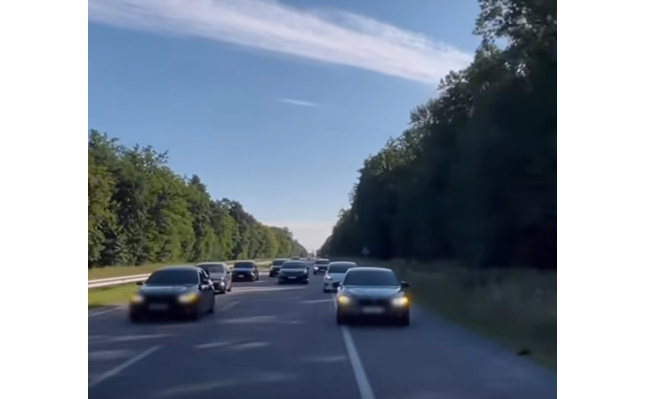 На Рівненщині поліція зірвала незаконні автоперегони – відео