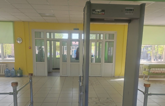 Апелляционный суд отказал в обеспечении иска относительно установки металлодетектора в гимназии