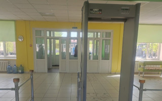 Апелляционный суд отказал в обеспечении иска относительно установки металлодетектора в гимназии