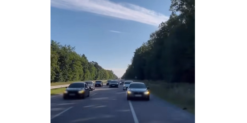 На Рівненщині поліція зірвала незаконні автоперегони – відео