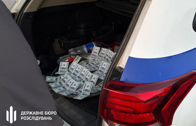 Полицейский с Волыни за $8 тысяч помог военнообязанному сбежать в Молдову — ГБР