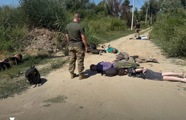 Мужчина предлагал пограничнику $6000 и €900 за незаконную переправку «товарищей» через реку Дунай