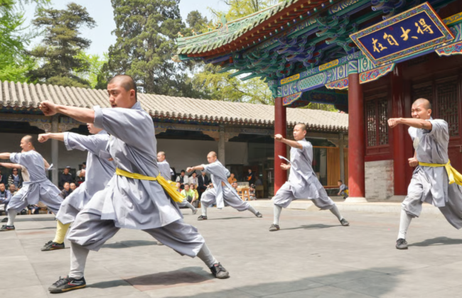 У Китаї колишній монах вимагав від доньки 28 тисяч доларів на своє утримання, але суд відмовив