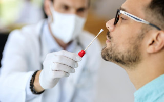 В Україні фіксують зростання захворюваності на COVID-19, найбільше випадків у Києві