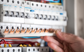 Правительство хочет урегулировать государственный надзор за рынком электроэнергии