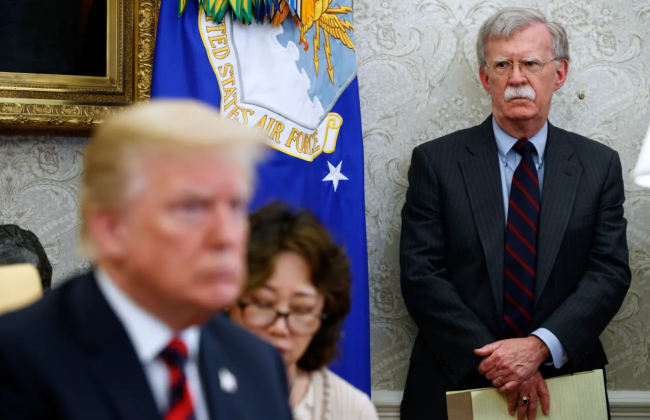 У колишнього радника Трампа з нацбезпеки Джона Болтона пройшли обшуки — розслідування стосується секретних документів