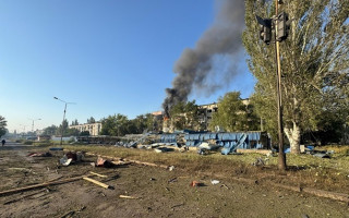 Ворог знищив будинок у Костянтинівці та залишив місто без газу: Андрій Єрмак відреагував на обстріл