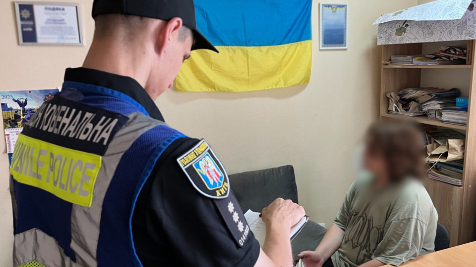 В Киеве подросток бросил петарду под окно кафе: родителей парня привлекли к ответственности