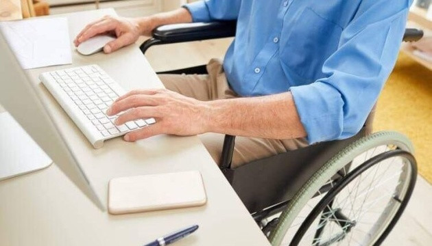 Как повлияет на работодателя ситуация, когда работник сообщил об инвалидности с задержкой — объяснение Гоструда