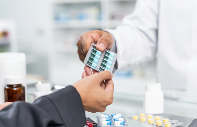 В Китае мужчина обвинил аптеку в разоблачении его измены и готовит иск в суд