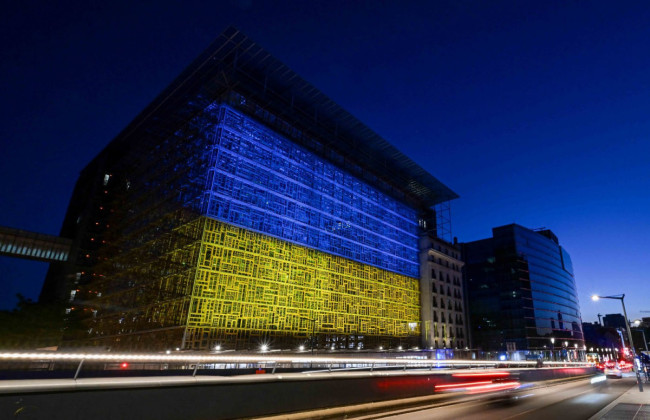 У Брюсселі будівлі Євроради та Єврокомісії підсвітили синьо-жовтими кольорами до Дня Незалежності України