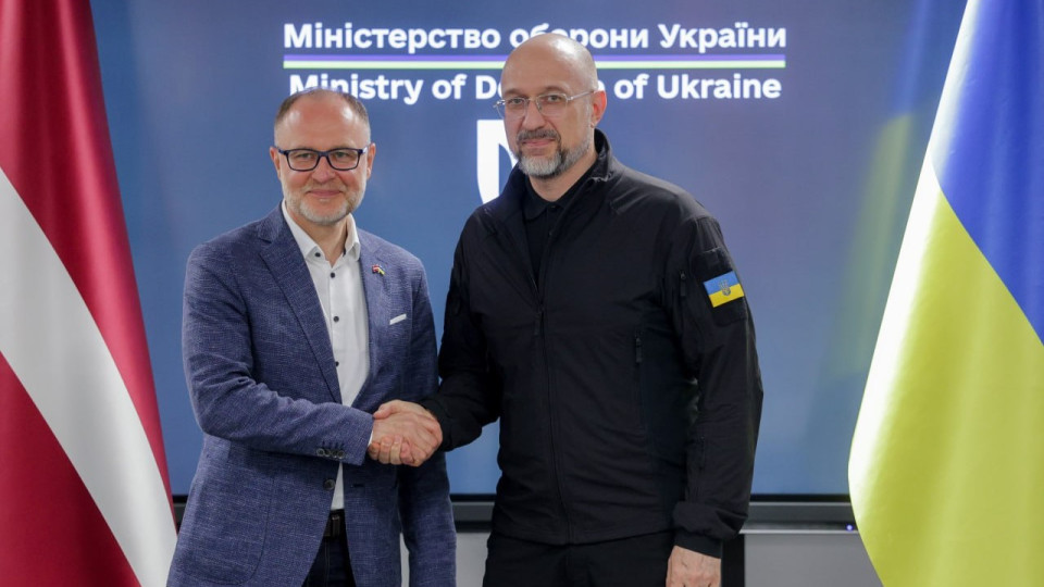 Шмигаль і Спрудс обговорили військову допомогу Латвії та потреби ЗСУ на фронті