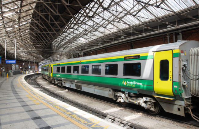 €100 штрафа за громкую музыку, вейпы и сумки на сиденьях — Ирландская железная дорога ужесточает правила для пассажиров