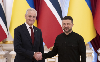 Зеленский ожидает от Европы миллиард долларов ежемесячно закупку оружия у США