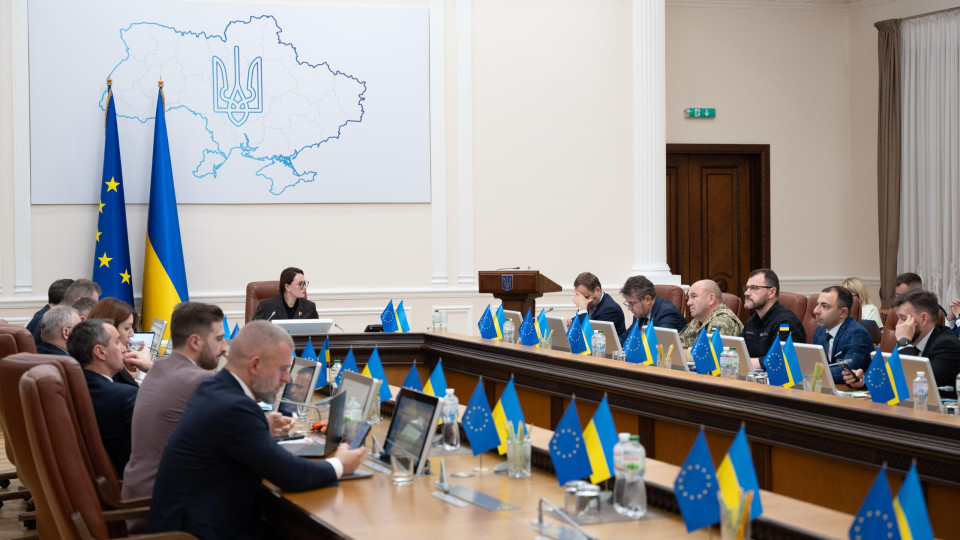 Всі чоловіки 18-22 років зможуть безперешкодно виїхати за кордон – Юлія Свириденко