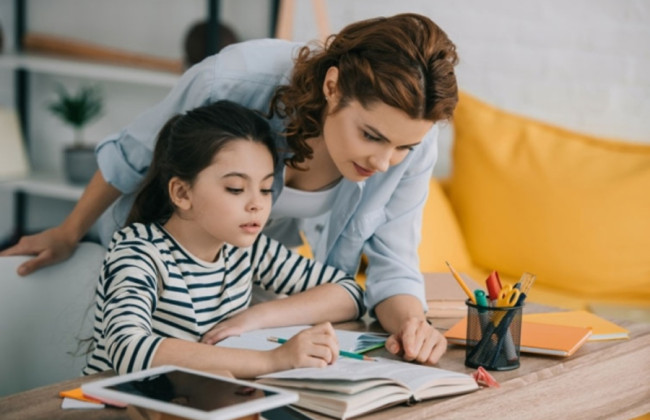 Имеет ли разведенная женщина право на дополнительный социальный отпуск как одинокая мать — ответ