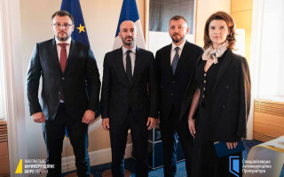 Керівництво НАБУ і САП перебуває з робочим візитом у Парижі – фото