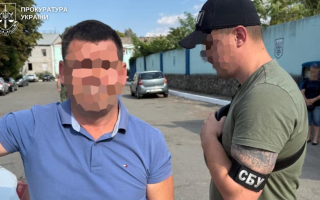 В Киевской области директор госпредприятия требовал ежемесячные «откаты» за пошив формы для ВСУ