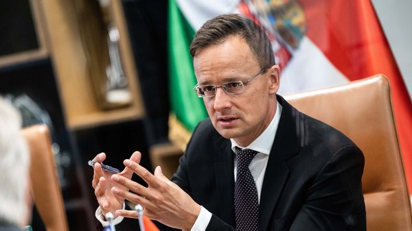 Угорщина заборонила в’їзд командиру ЗСУ через атаки на нафтопровід «Дружба»