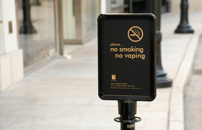 В Сингапуре будут применять телесные наказания и сажать в тюрьму за продажу вейпов