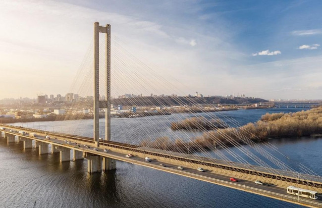 В Киеве частично ограничат движение по Южному мосту до декабря