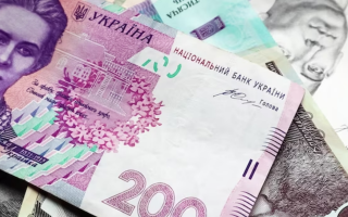 НБУ временно не печатает новые банкноты номиналом 100 и 200 гривен