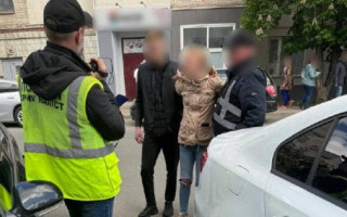 У Сумах горе-матір хотіла продати дитину за 30 тисяч доларів — як її покарали
