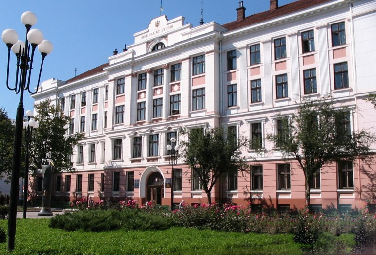 Подружжя з Херсонщини відбуватиме суворе покарання за добровільну участь в незаконному референдумі
