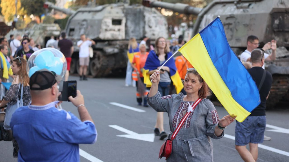 Не тільки в Києві — відтепер масові заходи в Україні можливі тільки з дозволу військових
