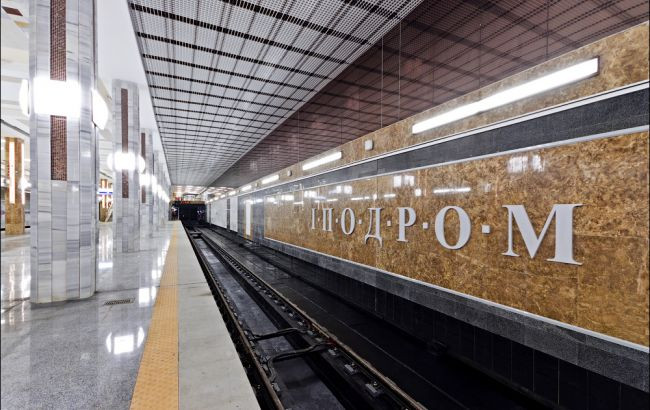 На станции метро «Ипподром» в Киеве возобновляет работу второй выход